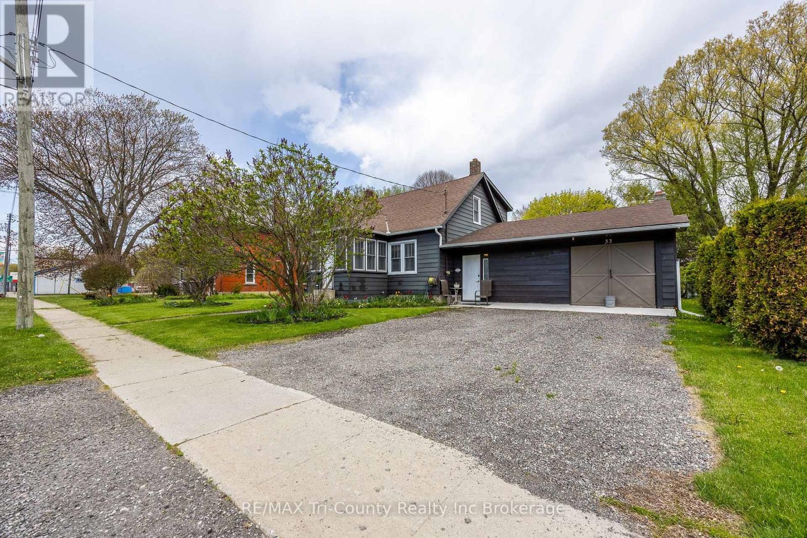 33 Wellington Street, Bayham, Ontario  N0J 1T0 - Photo 2 - X13140958