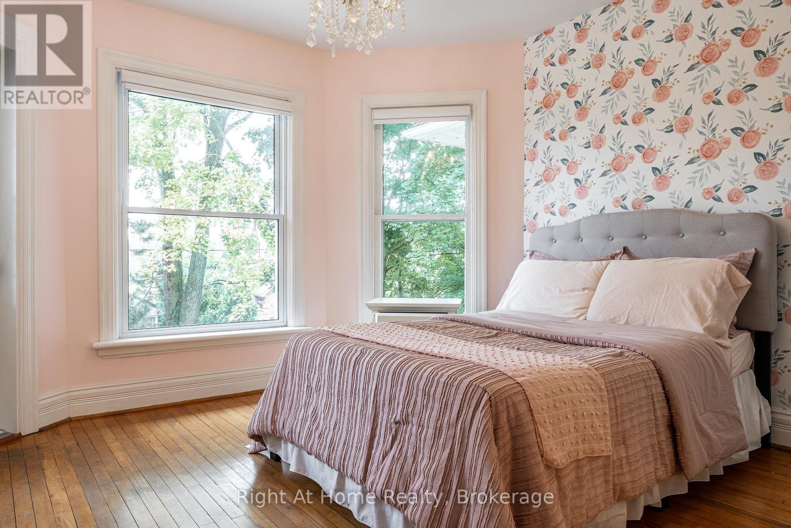 18 Waterloo Street N, Stratford, Ontario  N5A 5H5 - Photo 24 - X13141064
