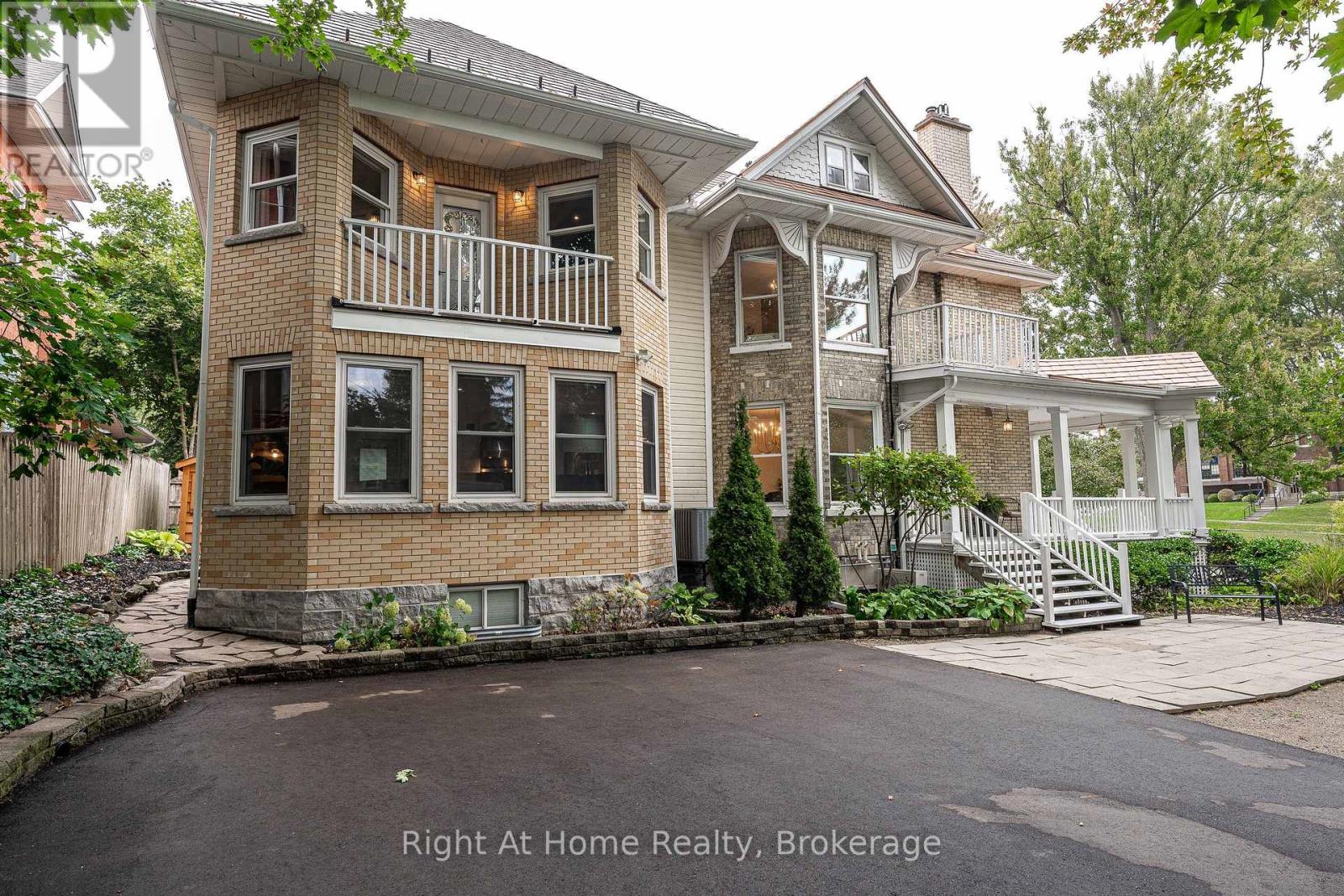 18 Waterloo Street N, Stratford, Ontario  N5A 5H5 - Photo 33 - X13141064