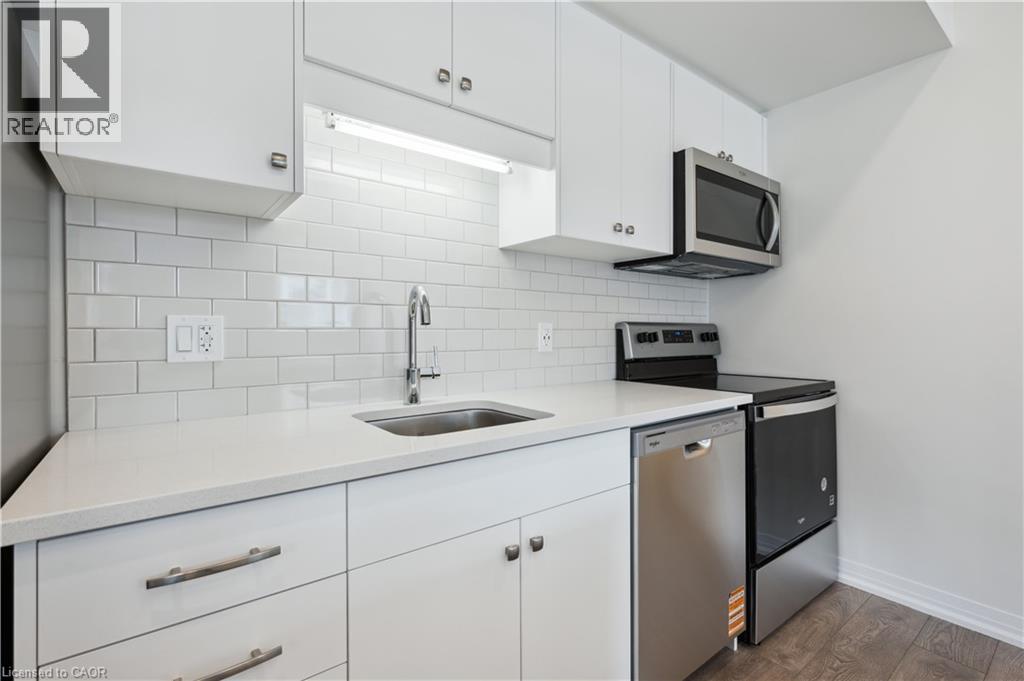 15 Stauffer Woods Trail Unit# C11, Kitchener, Ontario  N2P 0L1 - Photo 9 - 40830934