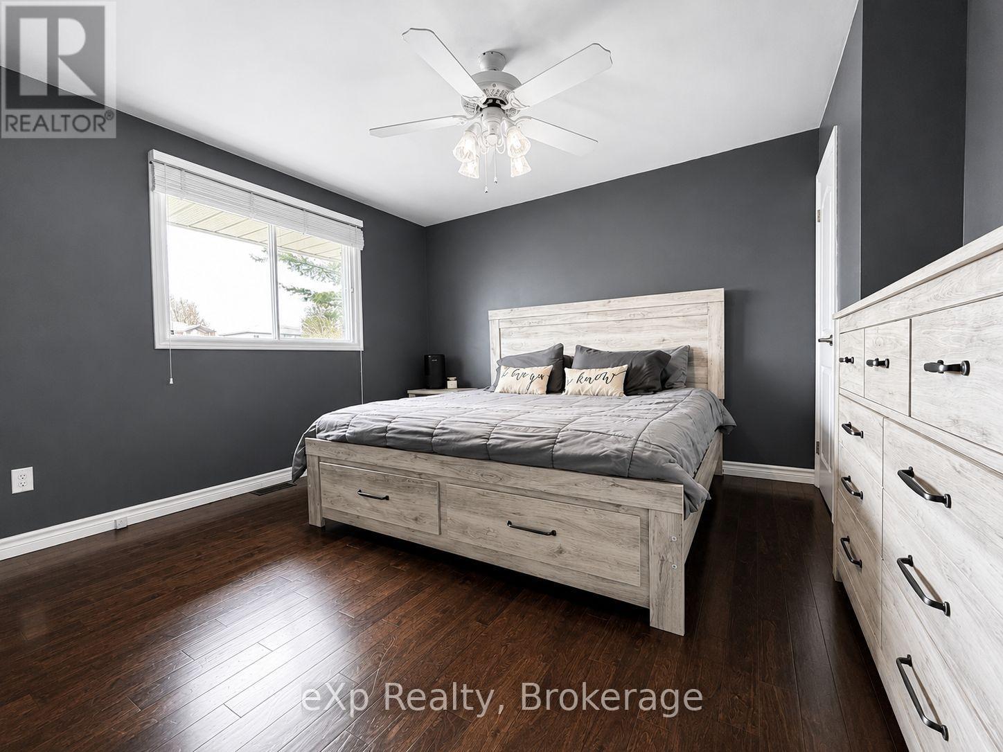 209 15th Avenue, Hanover, Ontario  N4N 3E1 - Photo 10 - X13142674