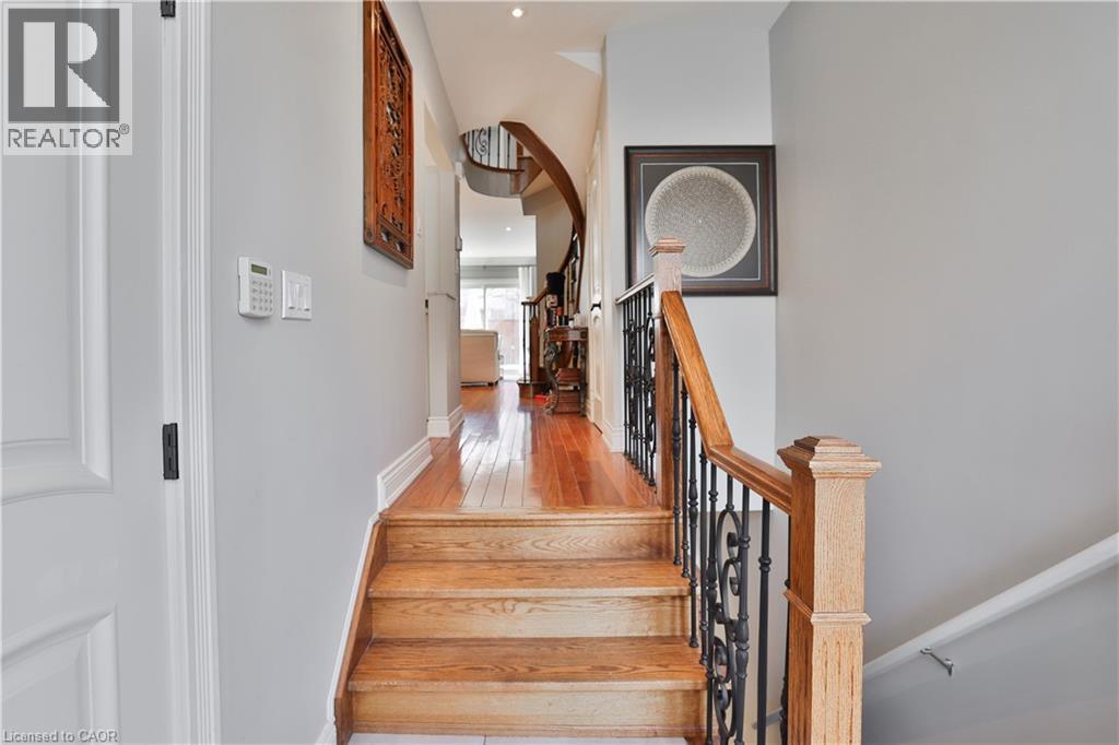 45 Tradewind Drive, Oakville, Ontario  L6L 6K9 - Photo 5 - 40831235