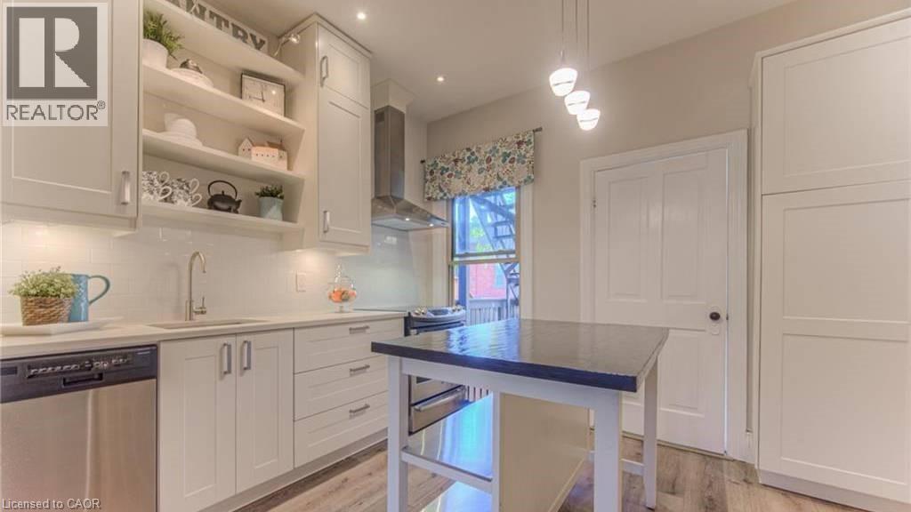 133 Markland Street, Hamilton, Ontario  L8P 2K3 - Photo 6 - 40824583