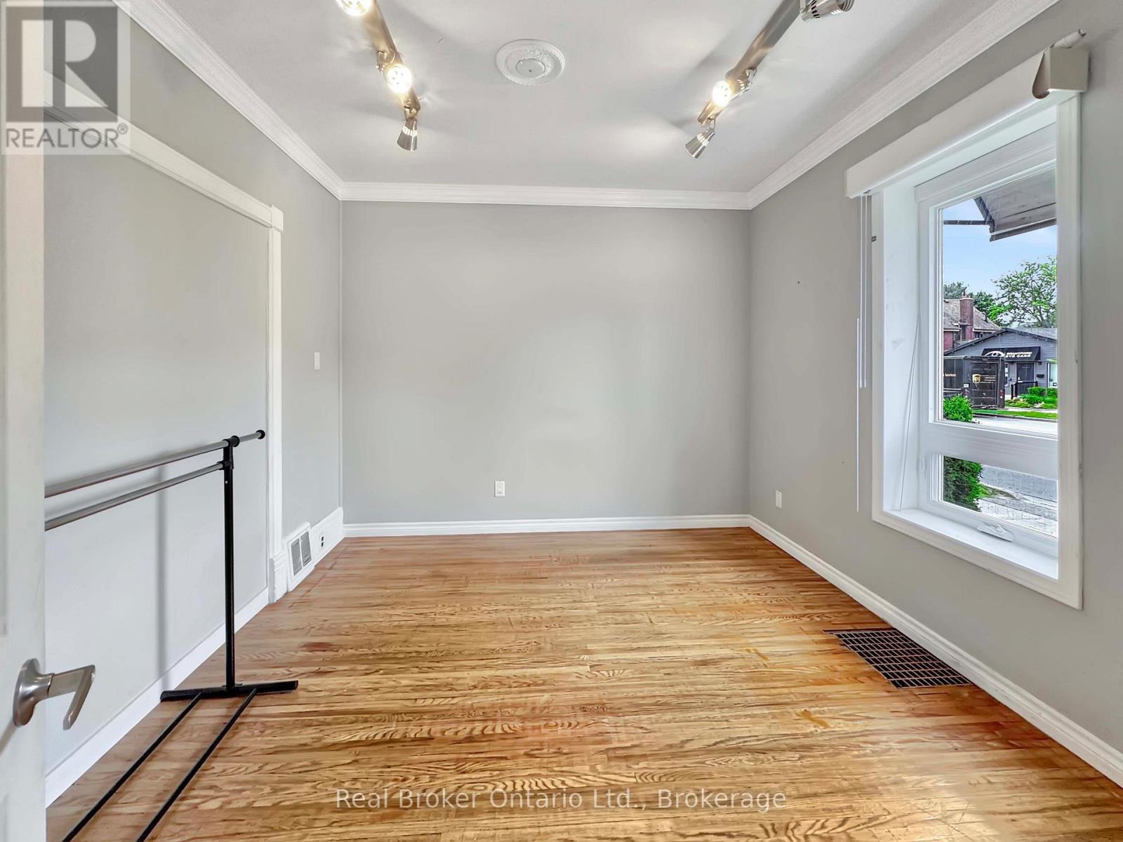 273 Brant Avenue, Brantford, Ontario  N3T 3J6 - Photo 6 - X13144974