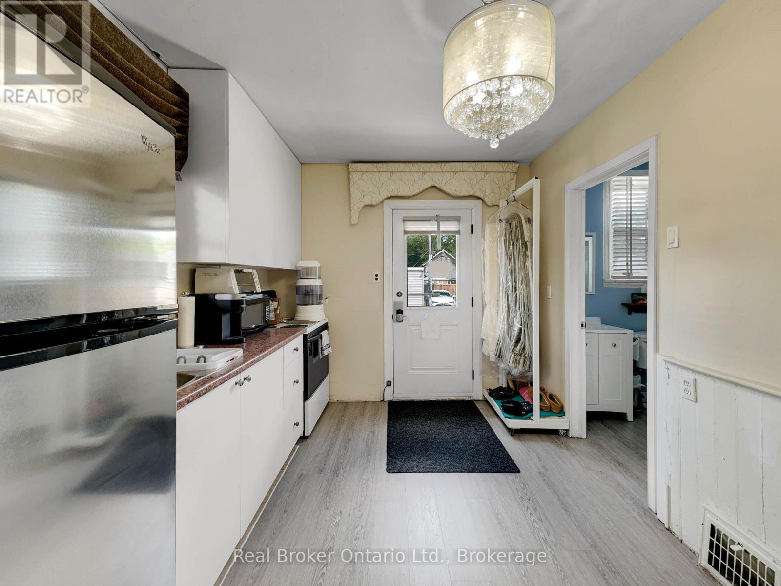 273-275 Brant Avenue, Brantford, Ontario  N3T 3J6 - Photo 7 - X13144978
