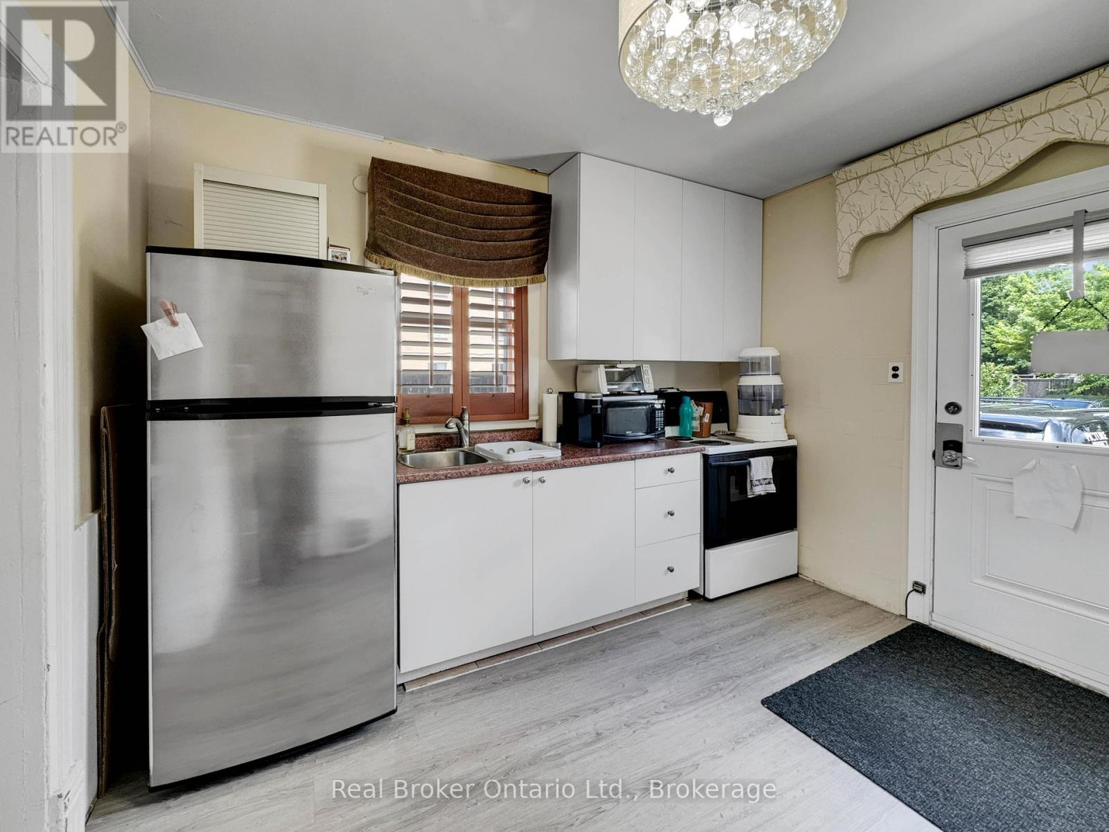 273-275 Brant Avenue, Brantford, Ontario  N3T 3J6 - Photo 8 - X13144978
