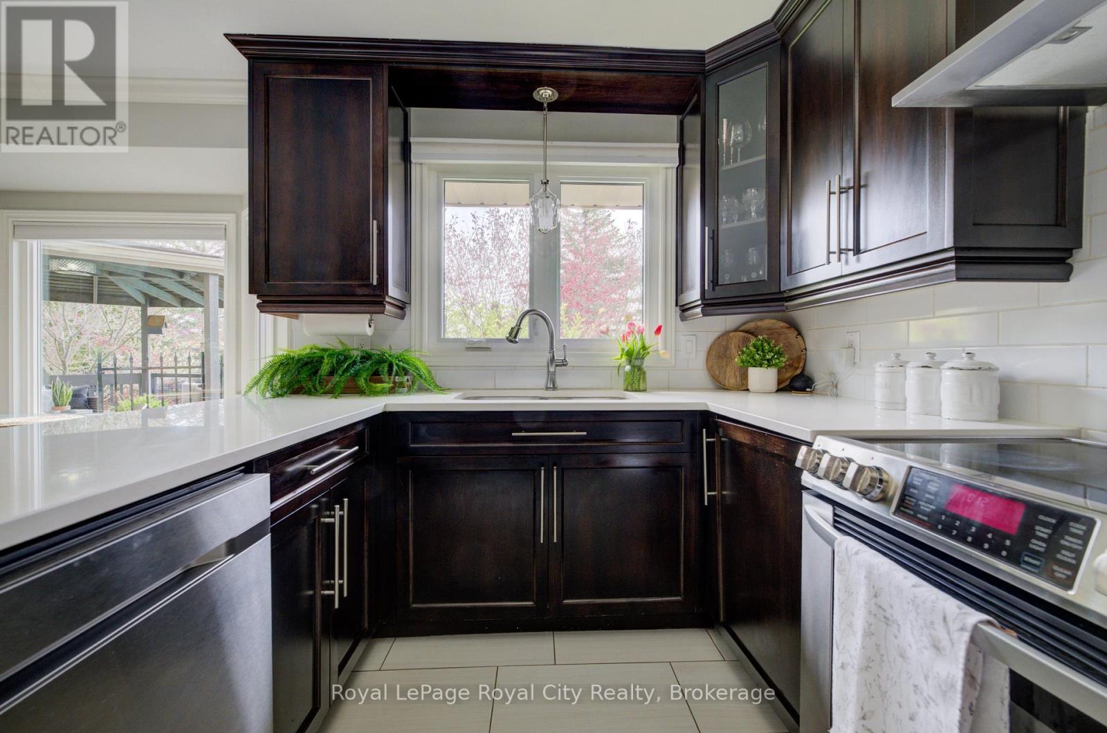 15 Joann Crescent, Centre Wellington, Ontario  N0B 1S0 - Photo 8 - X13145116