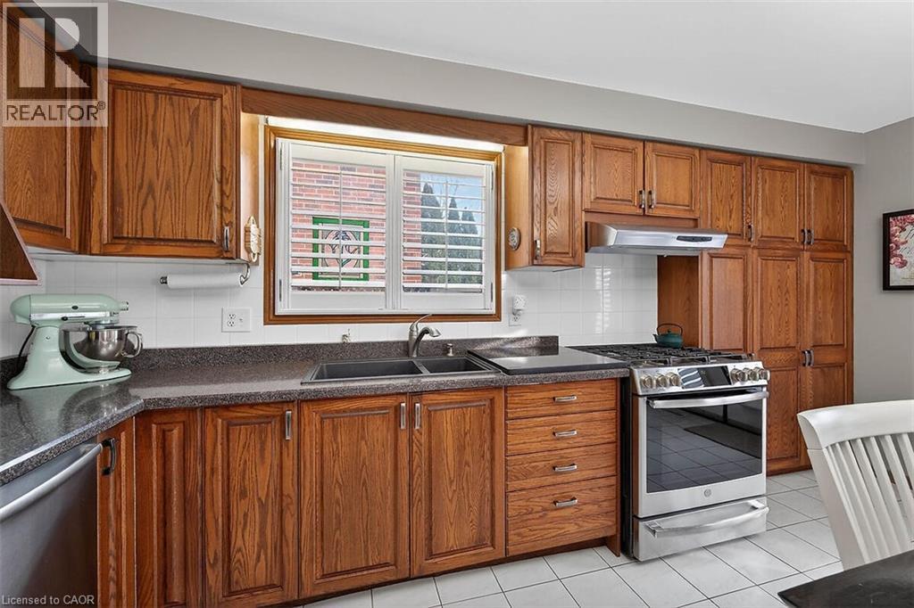 15 Gabriele Court, Hamilton, Ontario  L8G 5C4 - Photo 12 - 40830853