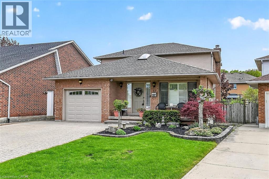 15 Gabriele Court, Hamilton, Ontario  L8G 5C4 - Photo 2 - 40830853