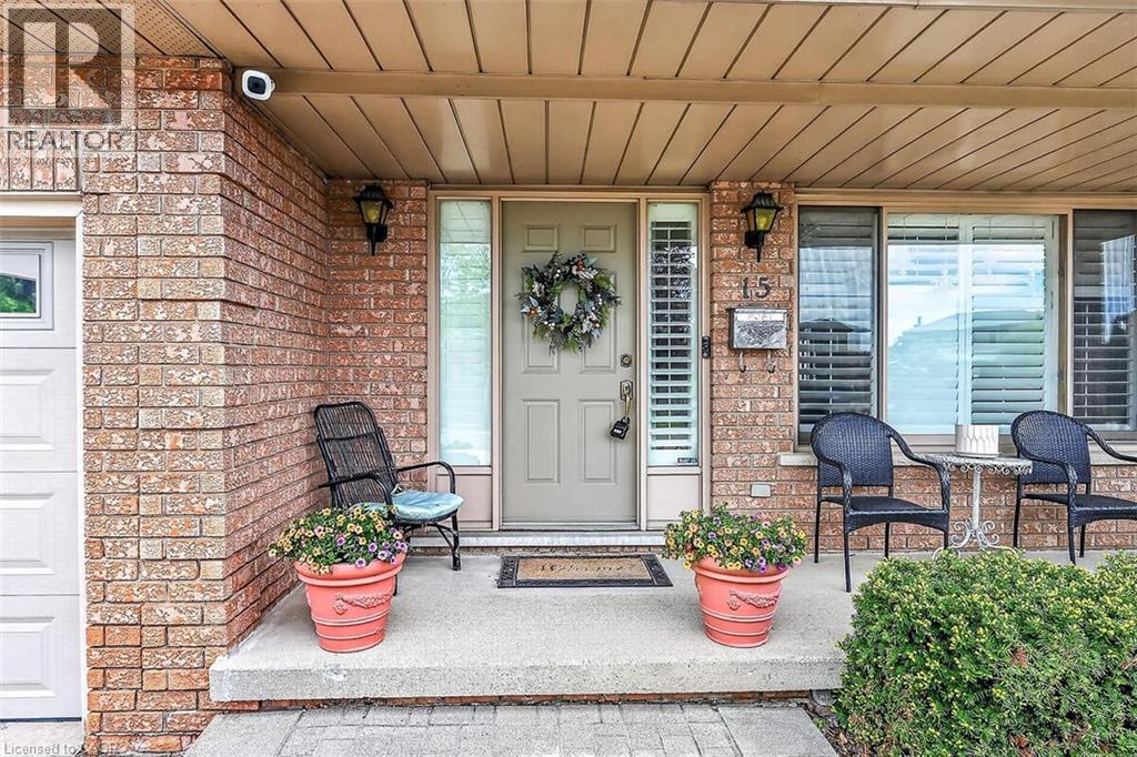 15 Gabriele Court, Hamilton, Ontario  L8G 5C4 - Photo 4 - 40830853