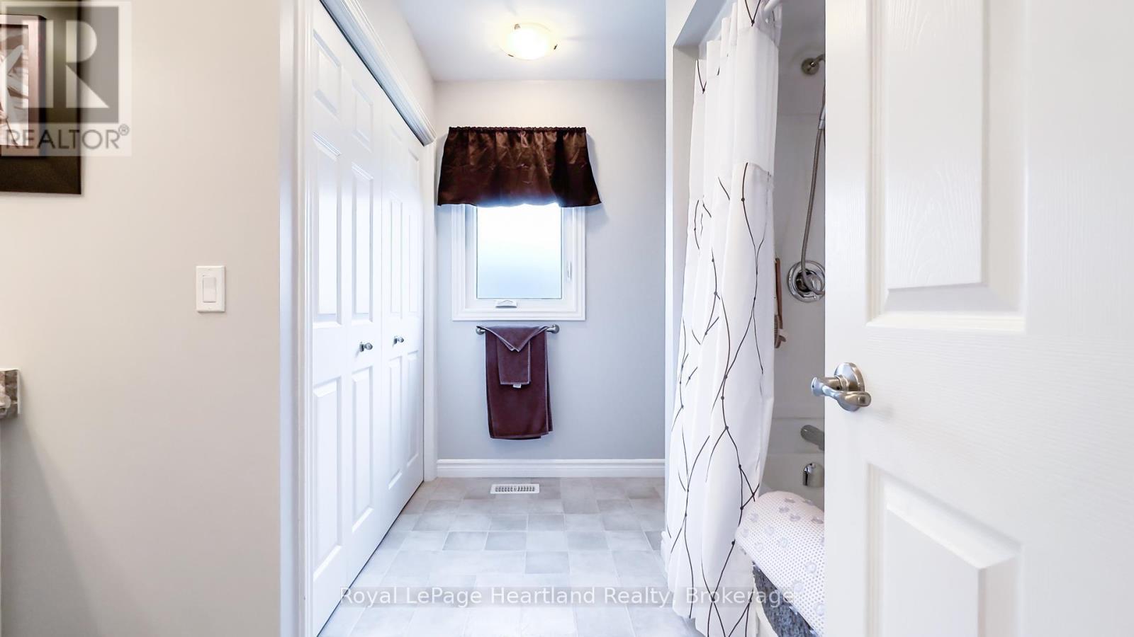 94 Lake Breeze Drive, Ashfield-Colborne-Wawanosh, Ontario  N7A 0B9 - Photo 12 - X13145692