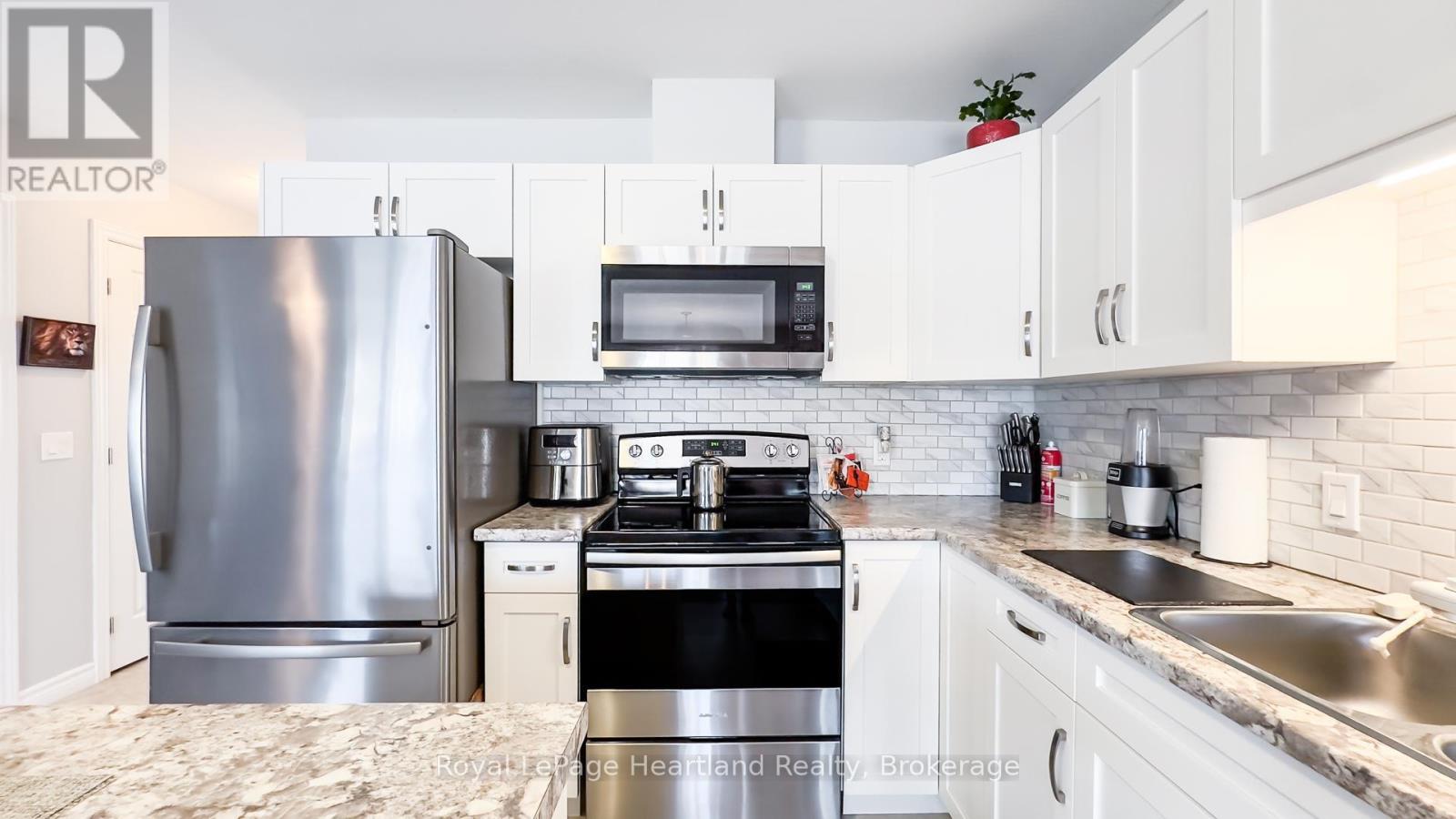 94 Lake Breeze Drive, Ashfield-Colborne-Wawanosh, Ontario  N7A 0B9 - Photo 17 - X13145692