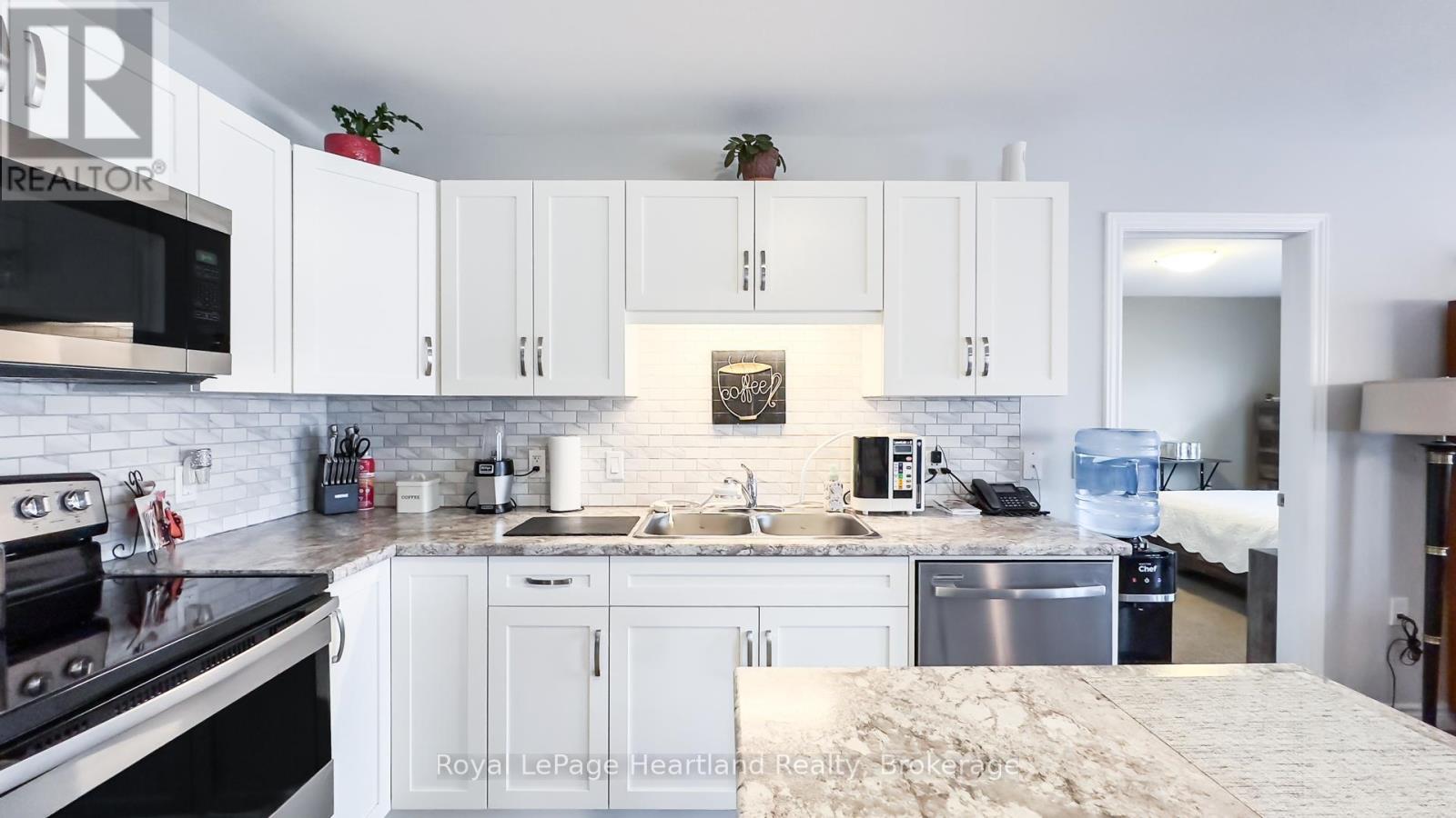 94 Lake Breeze Drive, Ashfield-Colborne-Wawanosh, Ontario  N7A 0B9 - Photo 19 - X13145692