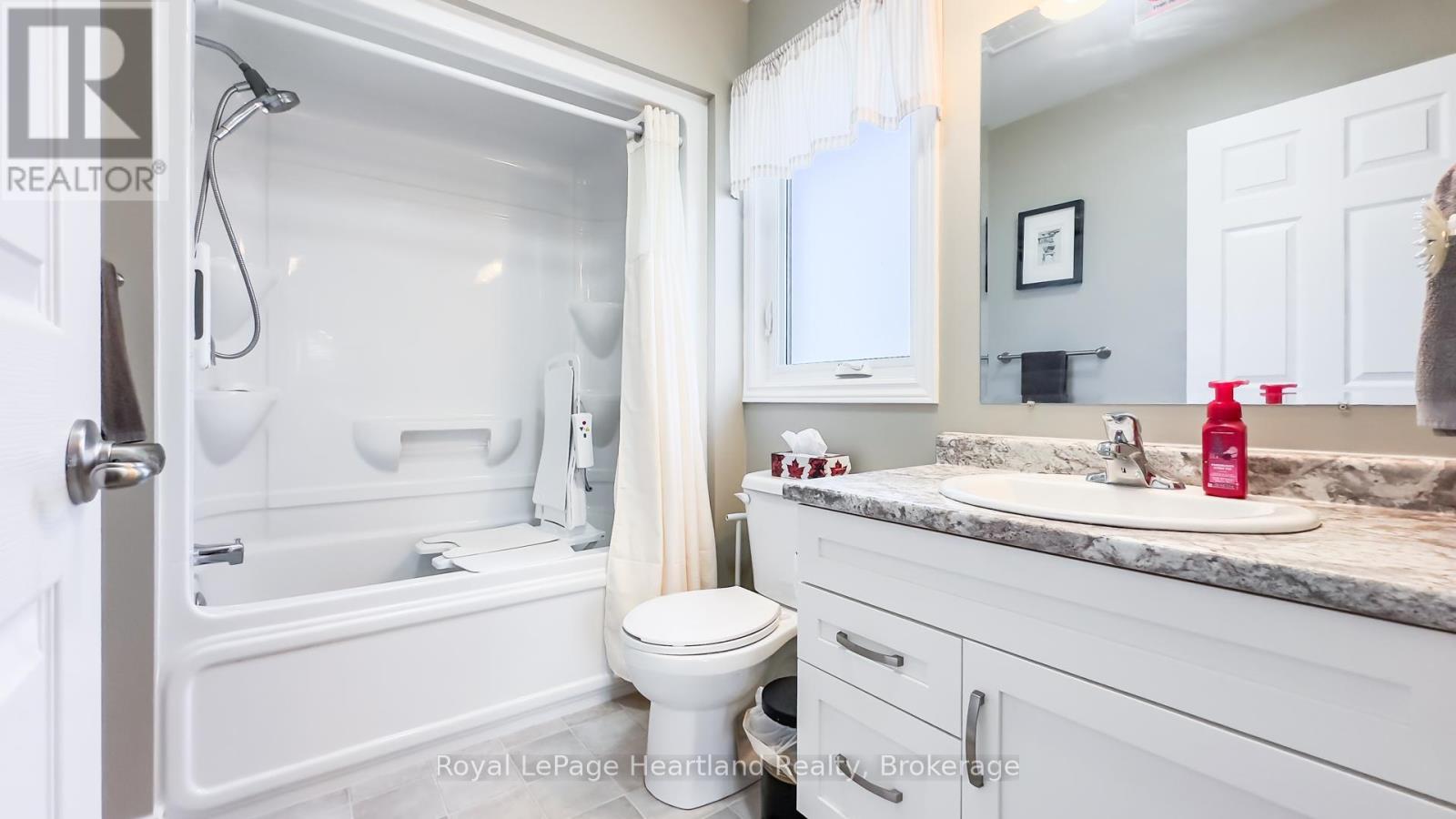 94 Lake Breeze Drive, Ashfield-Colborne-Wawanosh, Ontario  N7A 0B9 - Photo 33 - X13145692