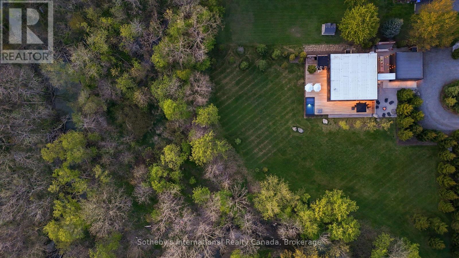 10 Eureka Street, Lambton Shores, Ontario  M0N 1J0 - Photo 17 - X13146644