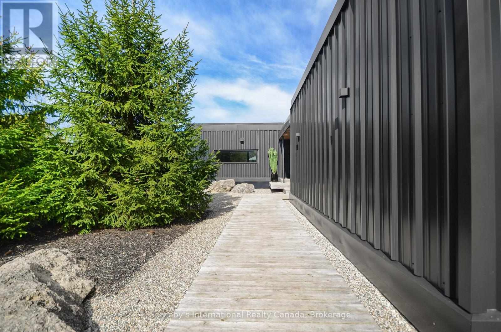 10 Eureka Street, Lambton Shores, Ontario  M0N 1J0 - Photo 35 - X13146644
