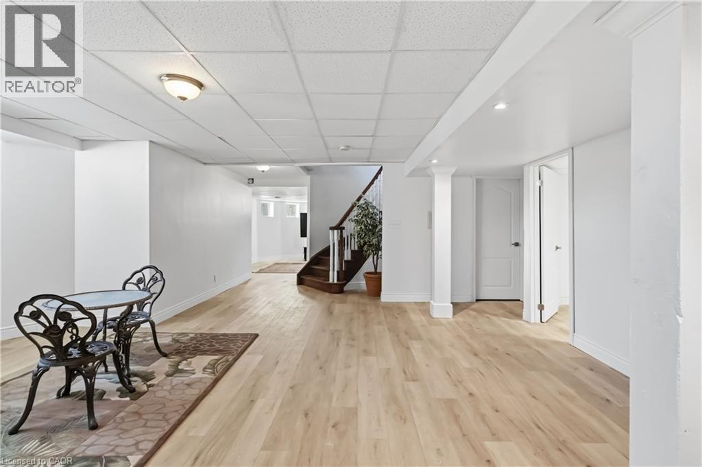 1401 Tamworth Court, Burlington, Ontario  L7P 4V3 - Photo 40 - 40830922