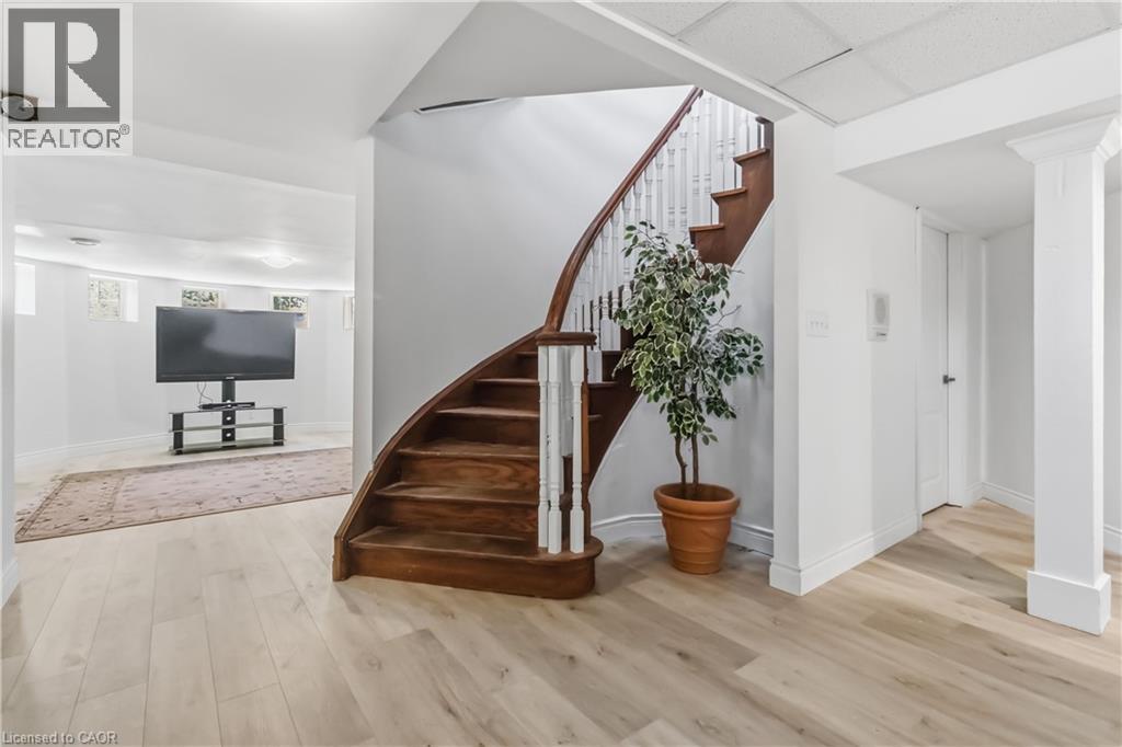 1401 Tamworth Court, Burlington, Ontario  L7P 4V3 - Photo 43 - 40830922
