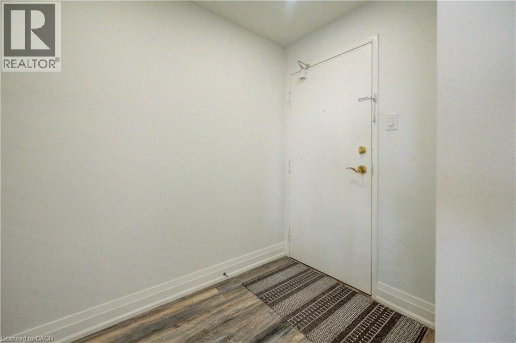 3590 Kaneff Crescent Unit# 2013, Mississauga, Ontario  L5A 3X3 - Photo 6 - 40831168