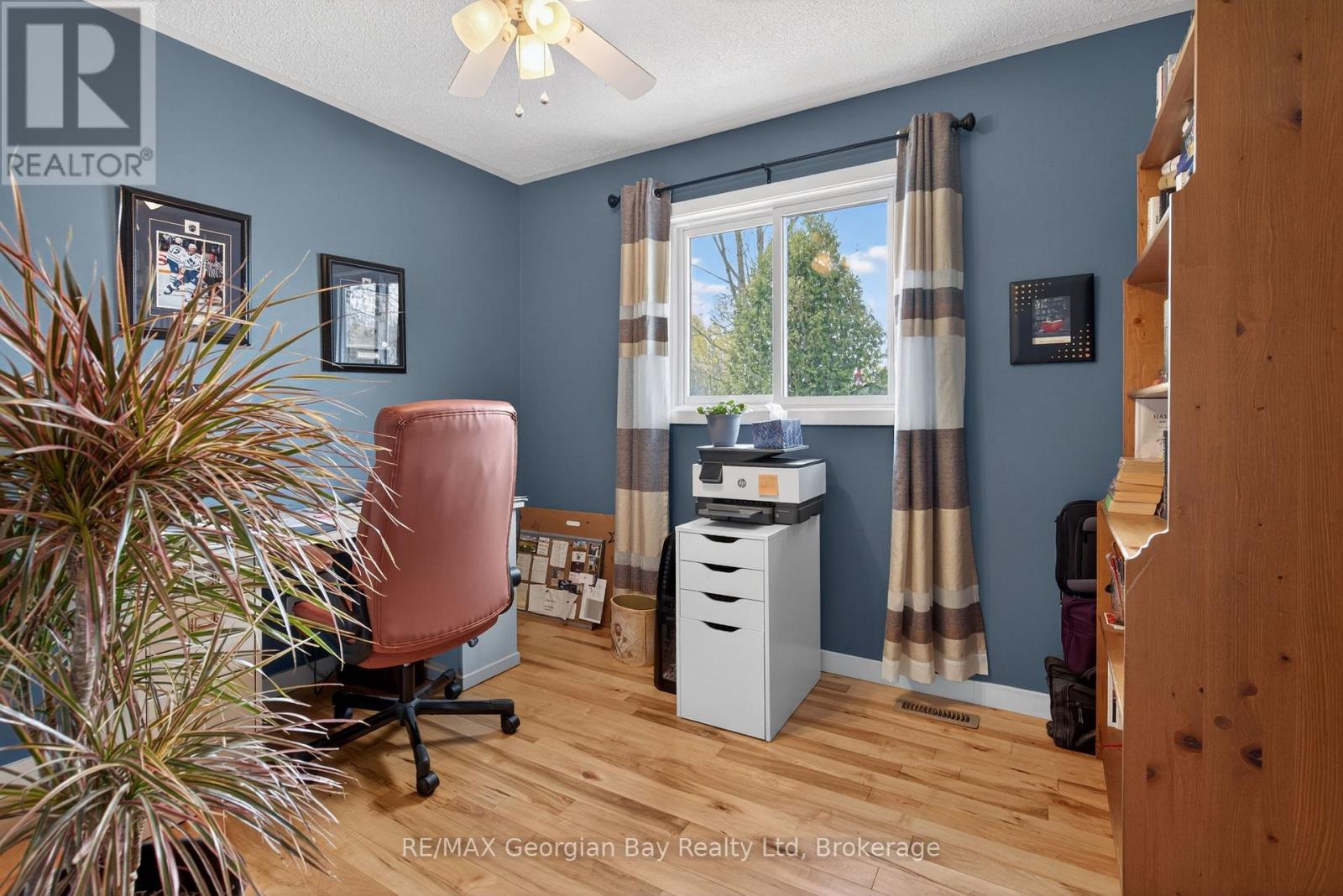 100 Peel Street, Penetanguishene, Ontario  L9M 1C3 - Photo 18 - S13148858
