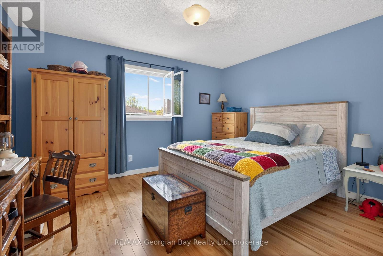 100 Peel Street, Penetanguishene, Ontario  L9M 1C3 - Photo 24 - S13148858