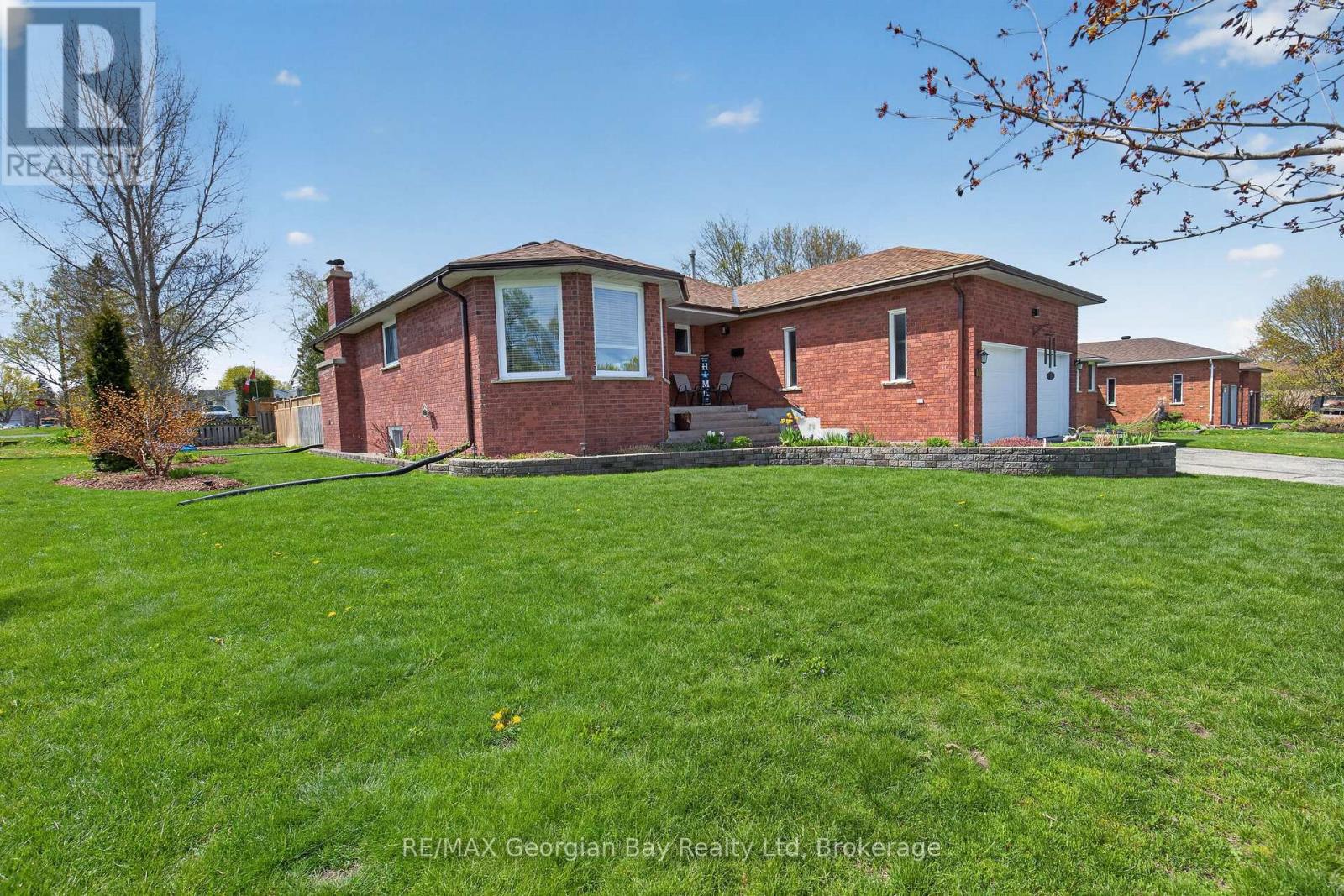 100 Peel Street, Penetanguishene, Ontario  L9M 1C3 - Photo 37 - S13148858