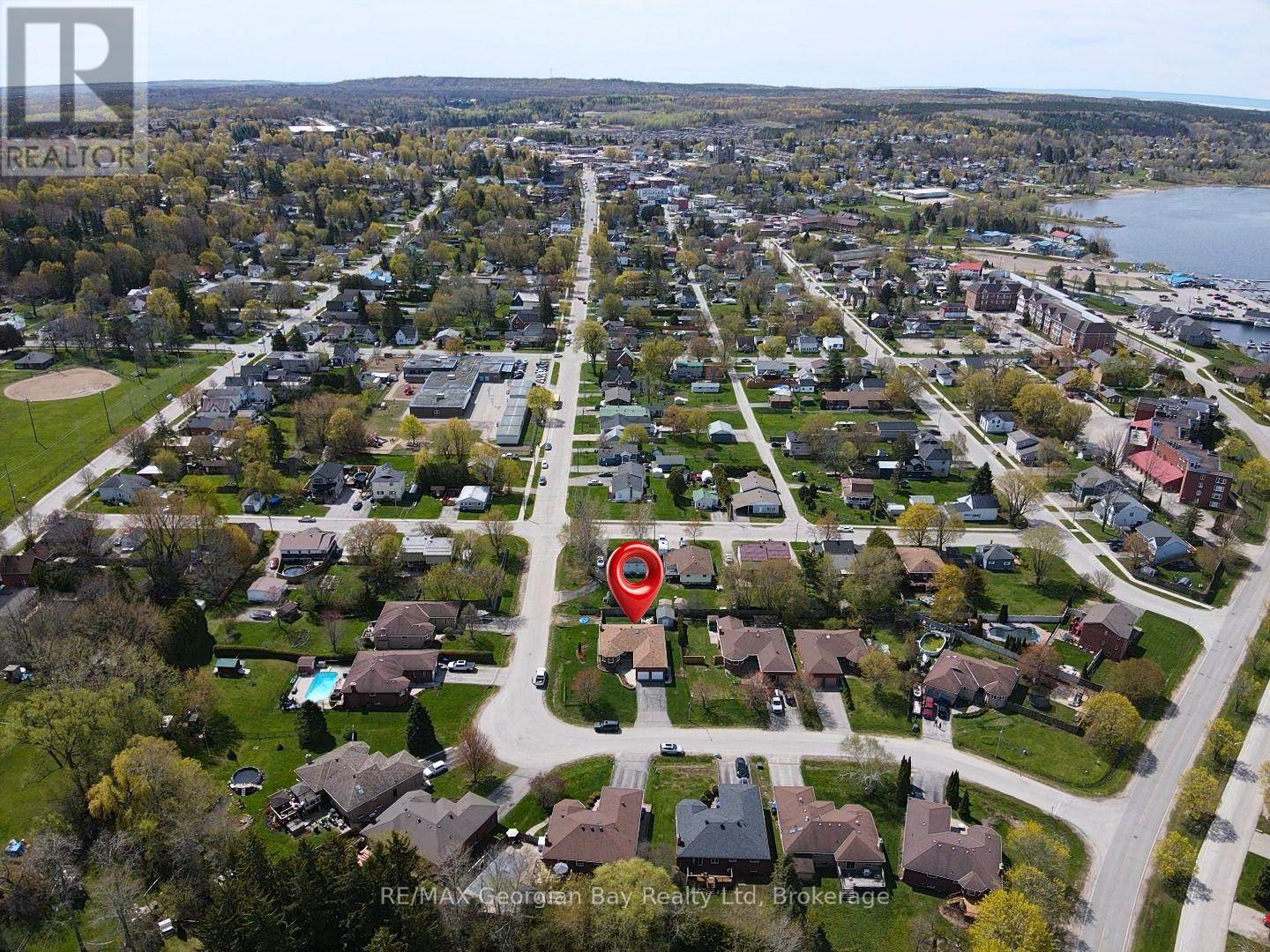 100 Peel Street, Penetanguishene, Ontario  L9M 1C3 - Photo 41 - S13148858