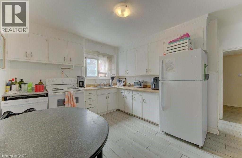 8 Marshall Street, Waterloo, Ontario  N2J 2T2 - Photo 5 - 40831812