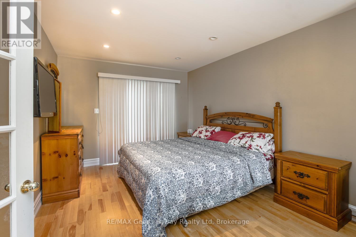 1107 Tiny Beaches Road S, Tiny, Ontario  L0L 2T0 - Photo 17 - S13149262