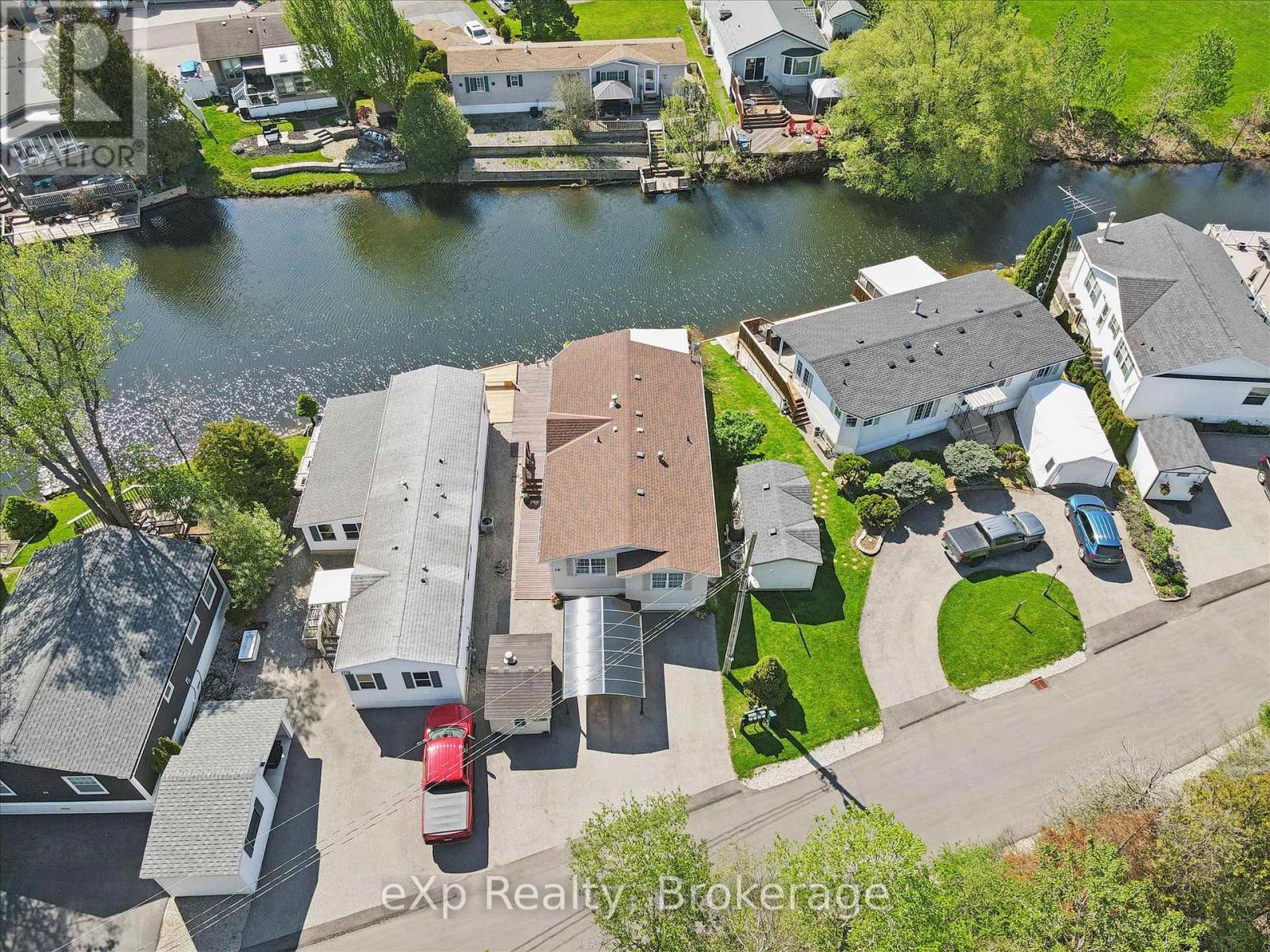 18 Jasper Heights Private, Puslinch, Ontario  N0B 2C0 - Photo 3 - X13150298