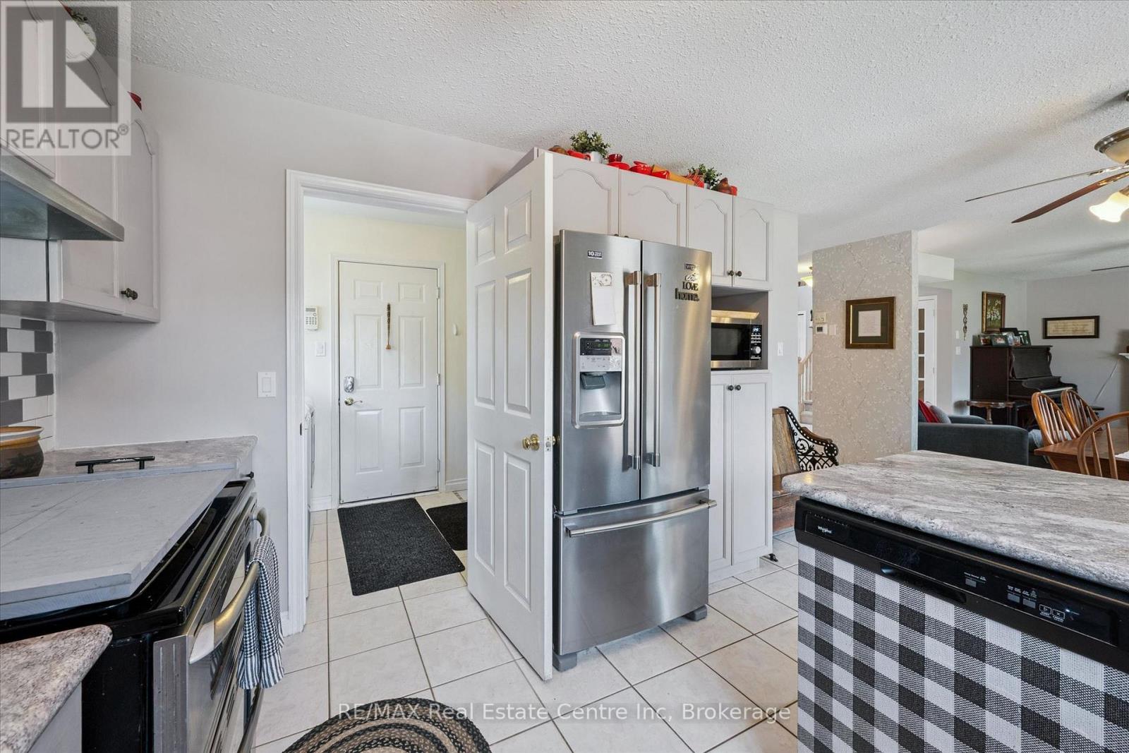 332 Daniel Crescent, Centre Wellington, Ontario  N0B 1S0 - Photo 18 - X13150484