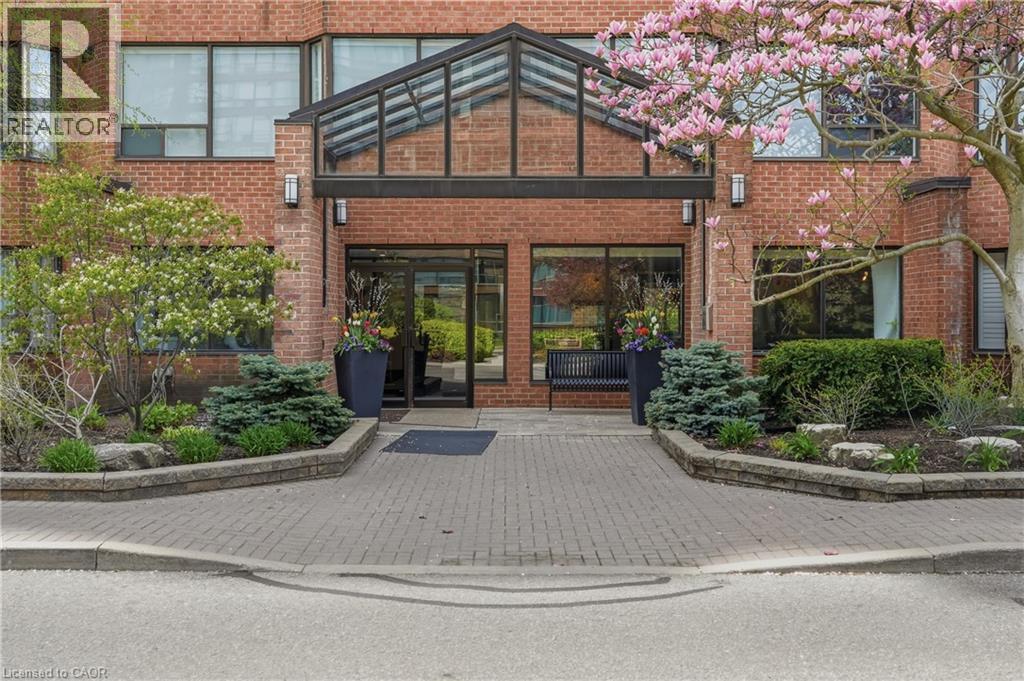 1270 Maple Crossing Boulevard Unit# 208, Burlington, Ontario  L7S 2J3 - Photo 2 - 40831718