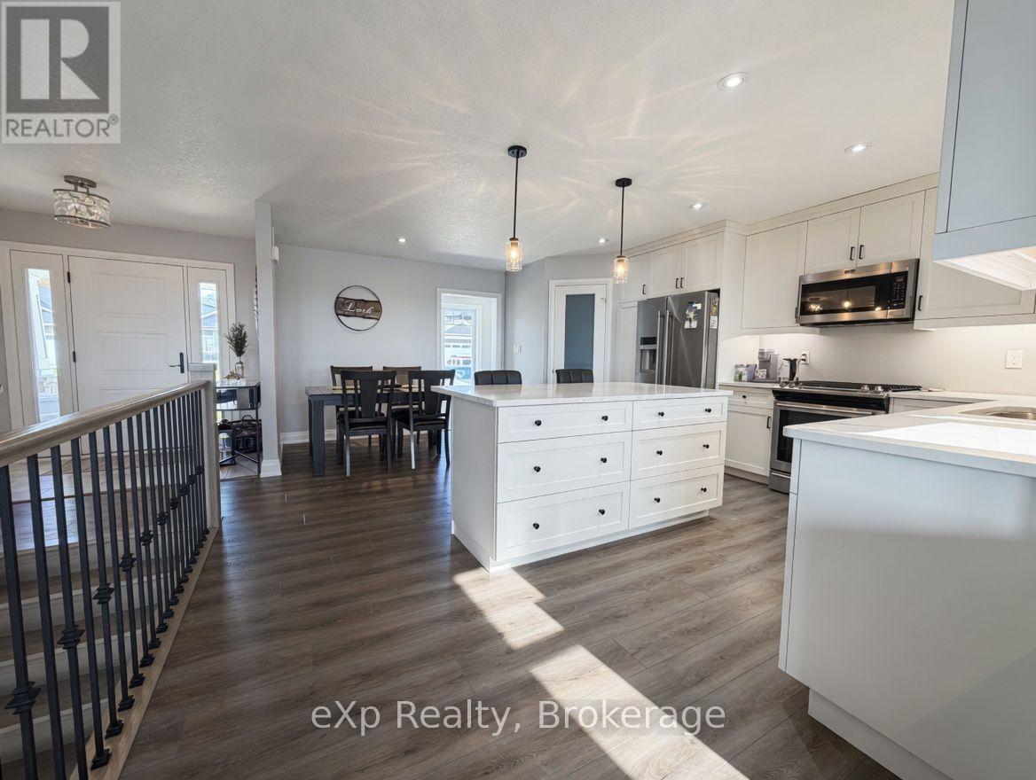 11 Noeckerville Hill Drive, South Bruce, Ontario  N0G 2J0 - Photo 6 - X13151152