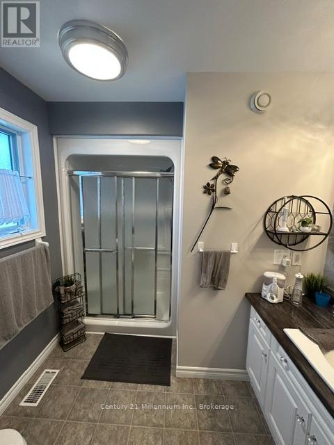 8 Kentucky Avenue, Wasaga Beach, Ontario  L9Z 3A8 - Photo 15 - S13152030