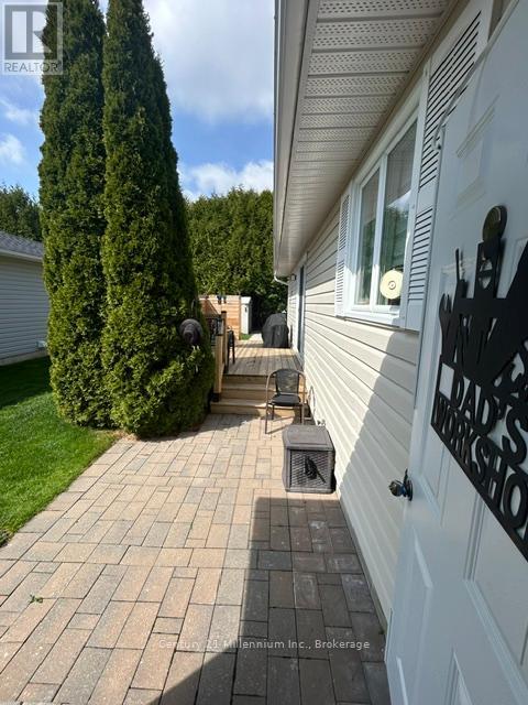 8 Kentucky Avenue, Wasaga Beach, Ontario  L9Z 3A8 - Photo 3 - S13152030