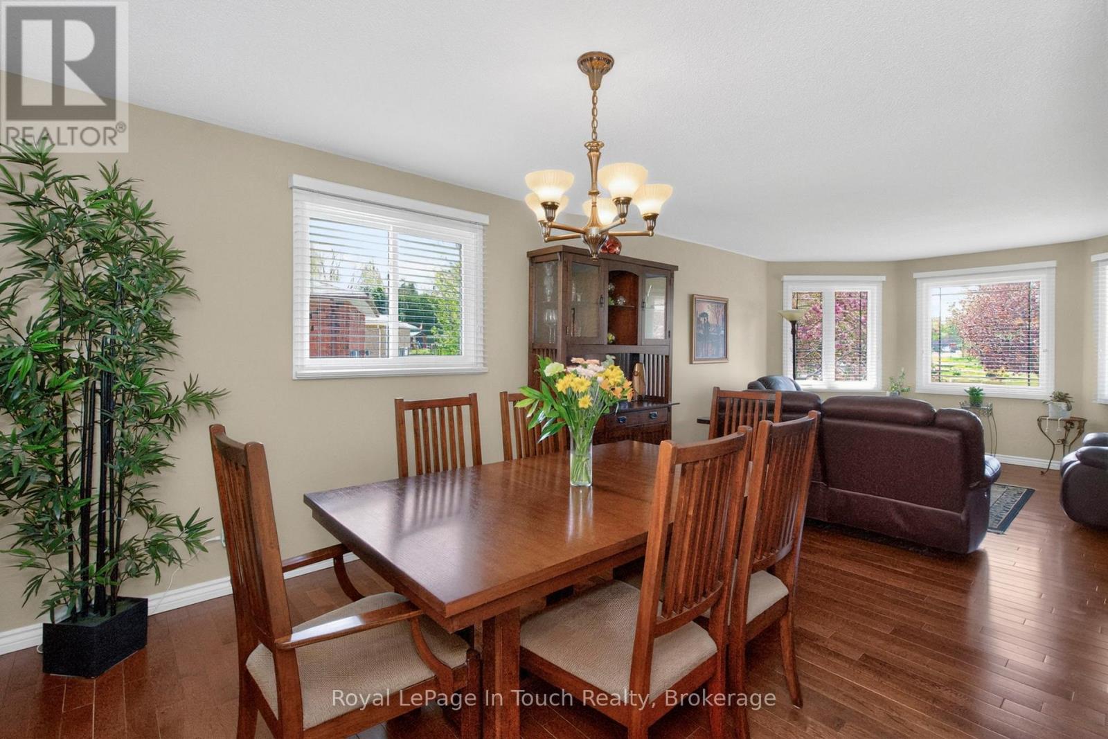 101 Peel Street, Penetanguishene, Ontario  L9M 1C3 - Photo 11 - S13152392