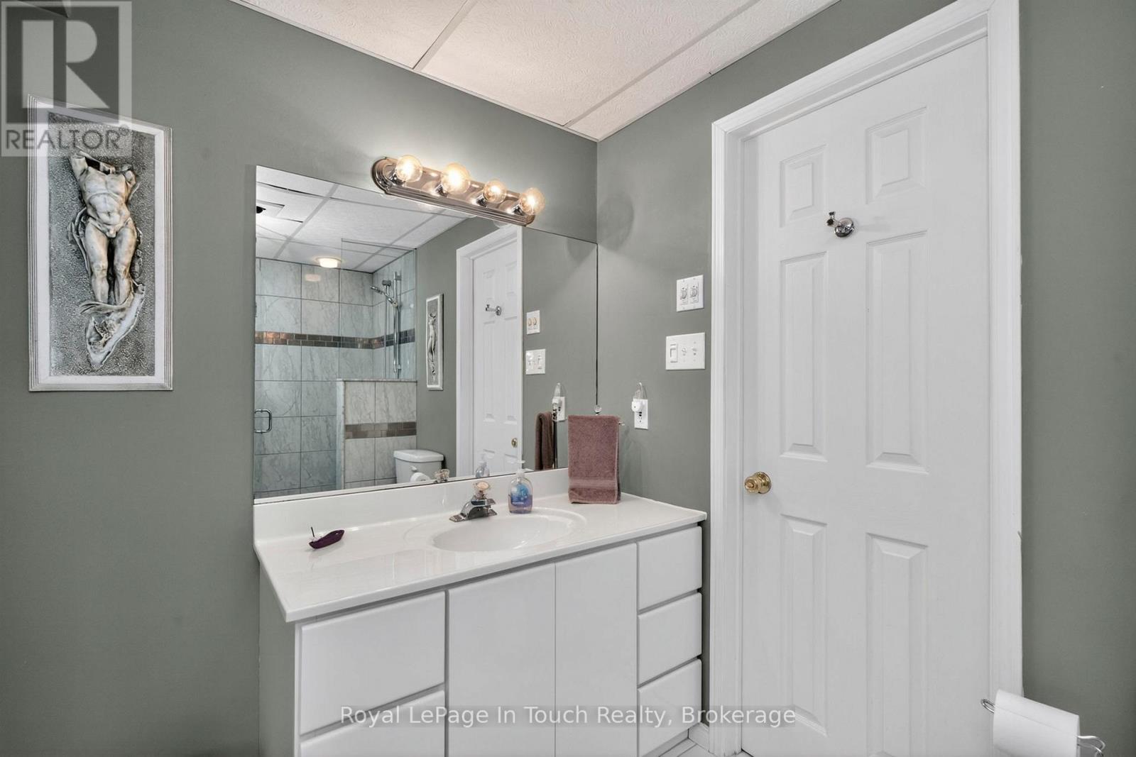 101 Peel Street, Penetanguishene, Ontario  L9M 1C3 - Photo 29 - S13152392