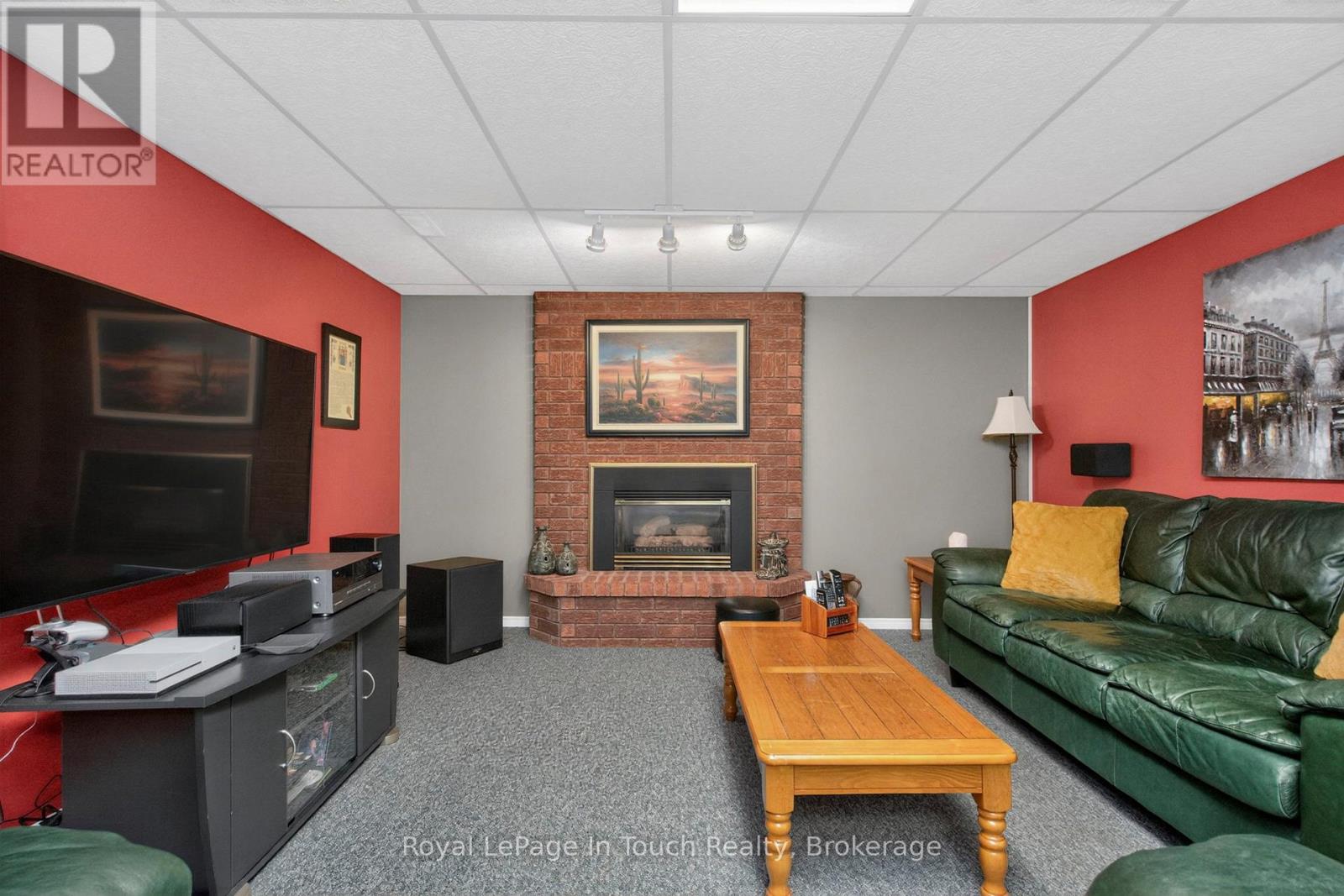 101 Peel Street, Penetanguishene, Ontario  L9M 1C3 - Photo 30 - S13152392