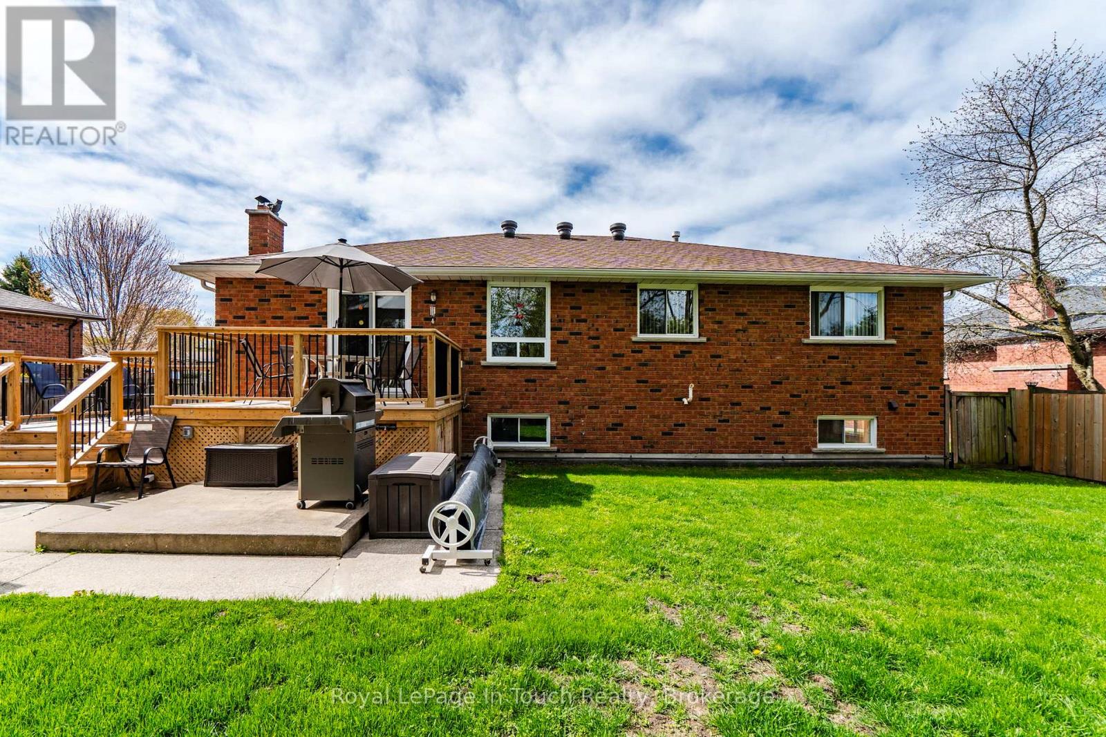 101 Peel Street, Penetanguishene, Ontario  L9M 1C3 - Photo 45 - S13152392