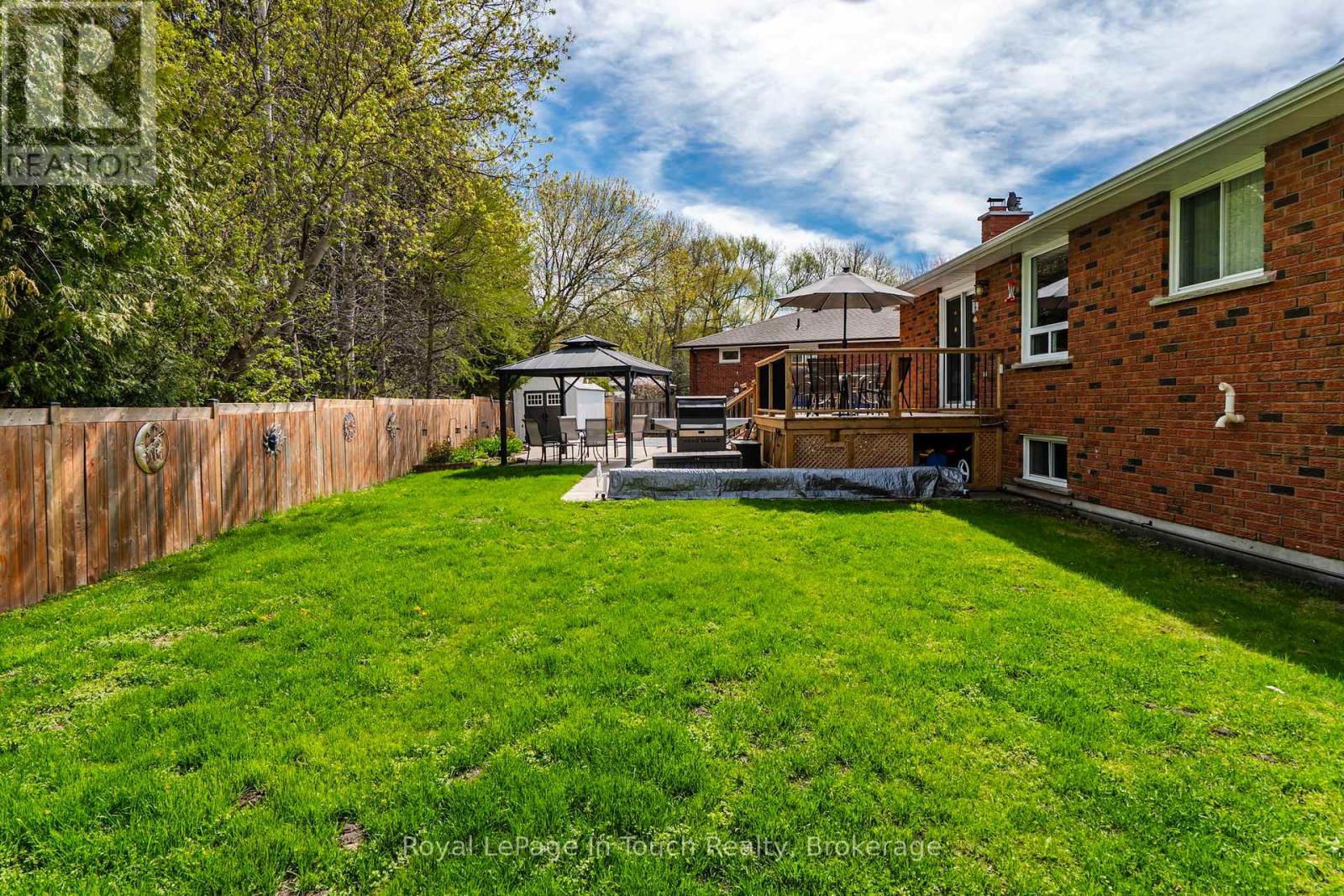 101 Peel Street, Penetanguishene, Ontario  L9M 1C3 - Photo 47 - S13152392