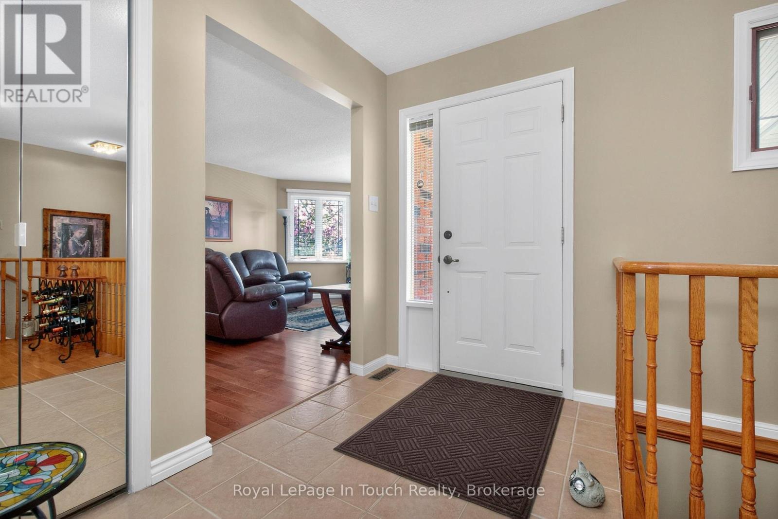 101 Peel Street, Penetanguishene, Ontario  L9M 1C3 - Photo 5 - S13152392