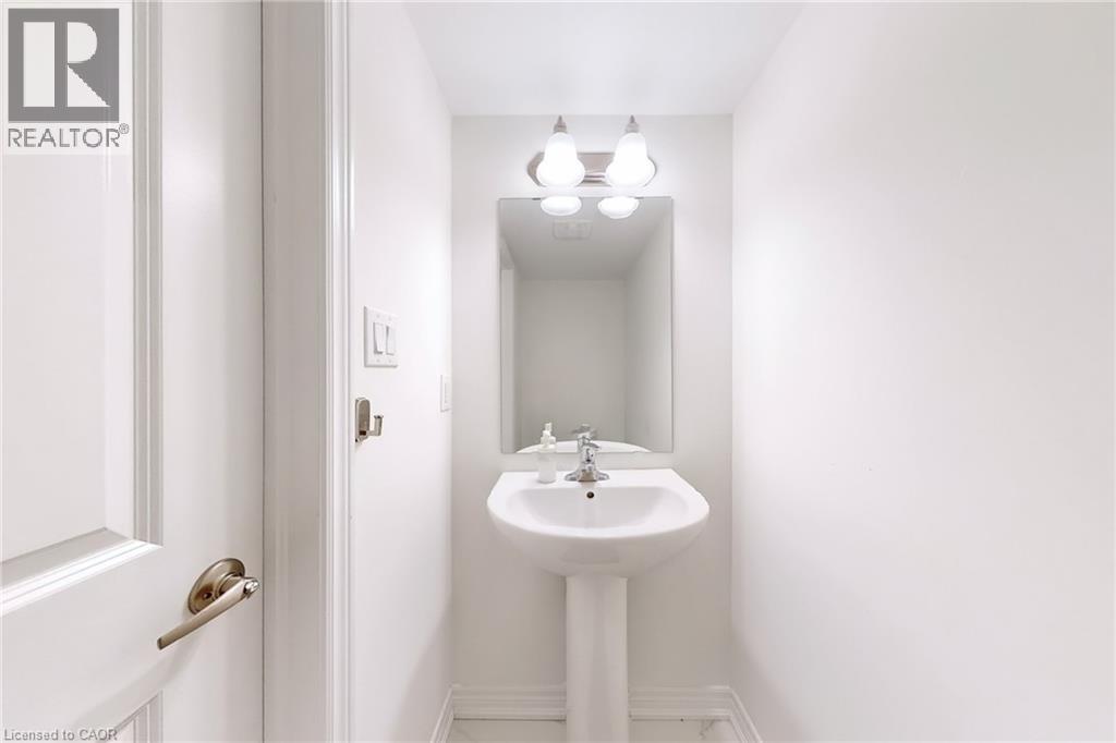 2 Reid Avenue N, Hamilton, Ontario  L8H 0B5 - Photo 4 - 40832105