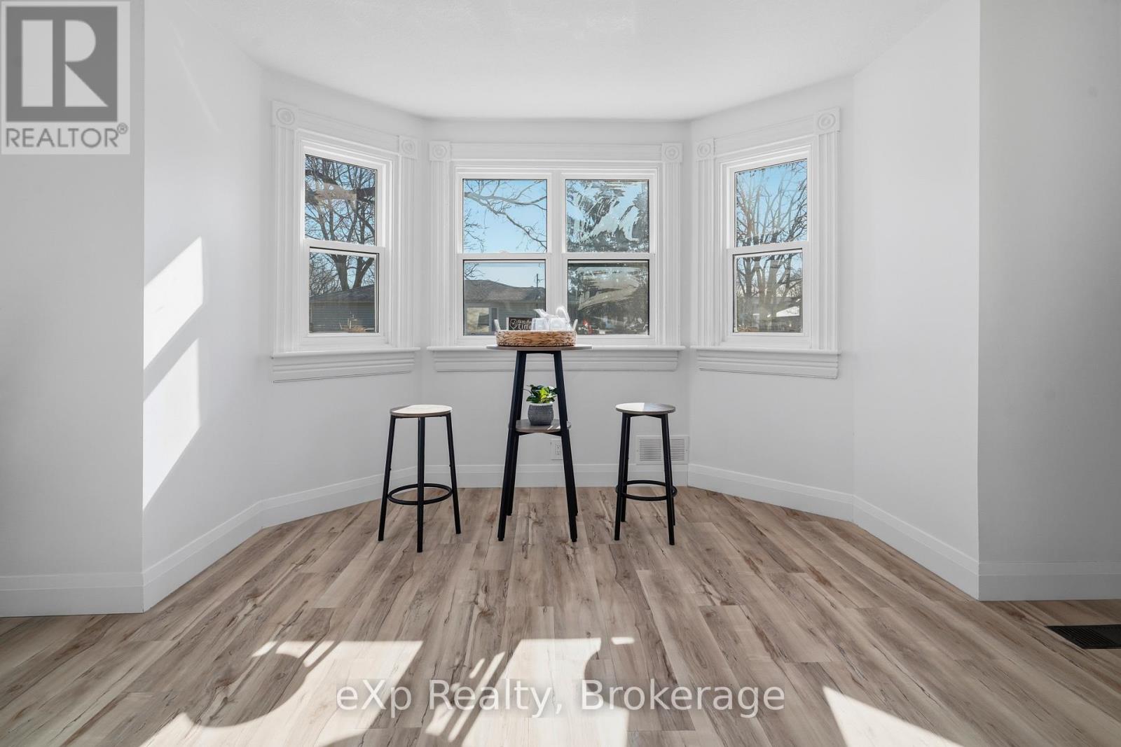 192 William Street W, North Middlesex, Ontario  N0M 2K0 - Photo 14 - X13152950