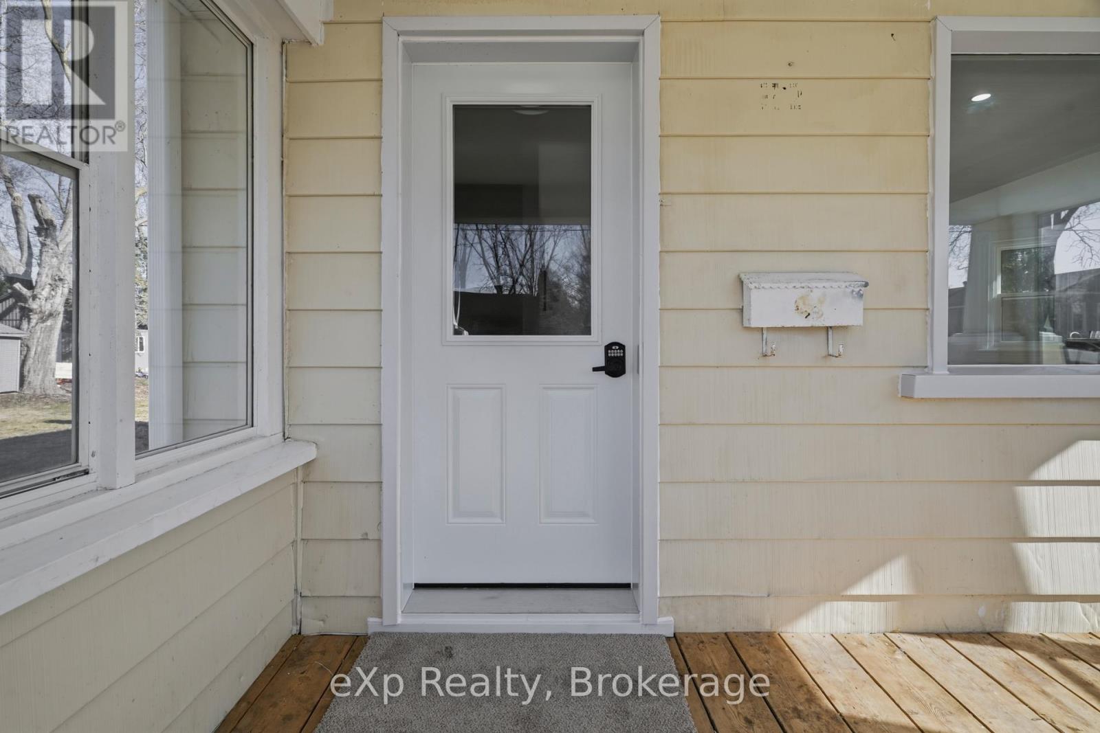 192 William Street W, North Middlesex, Ontario  N0M 2K0 - Photo 3 - X13152950