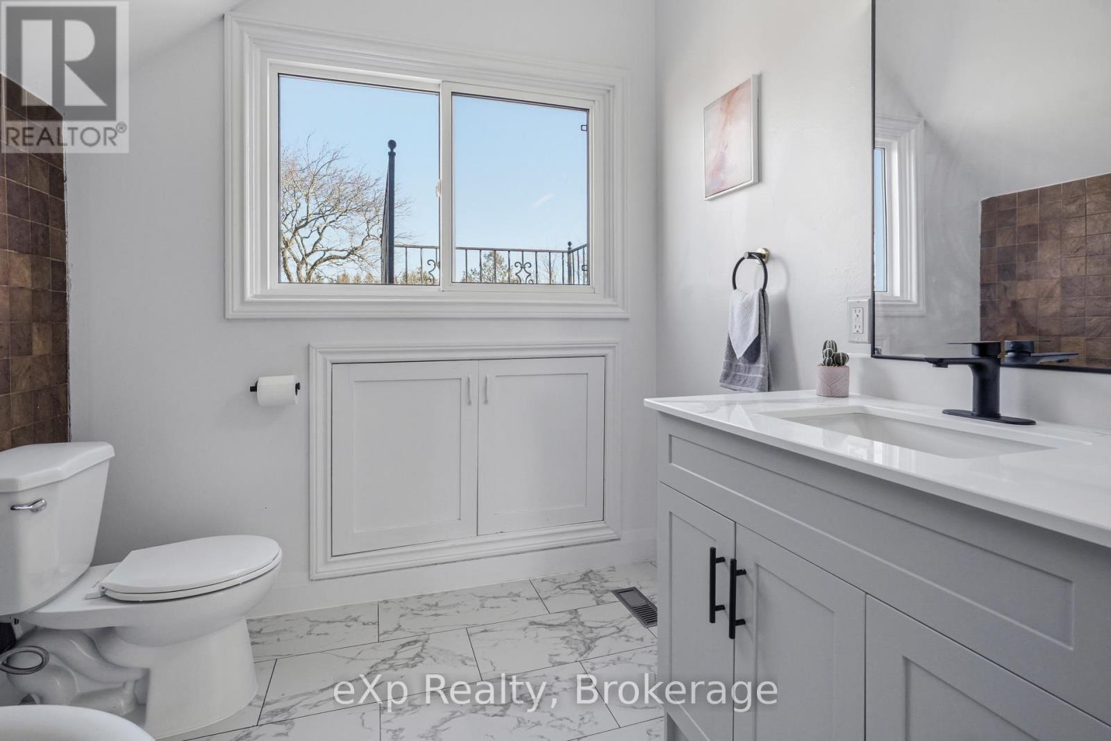 192 William Street W, North Middlesex, Ontario  N0M 2K0 - Photo 35 - X13152950