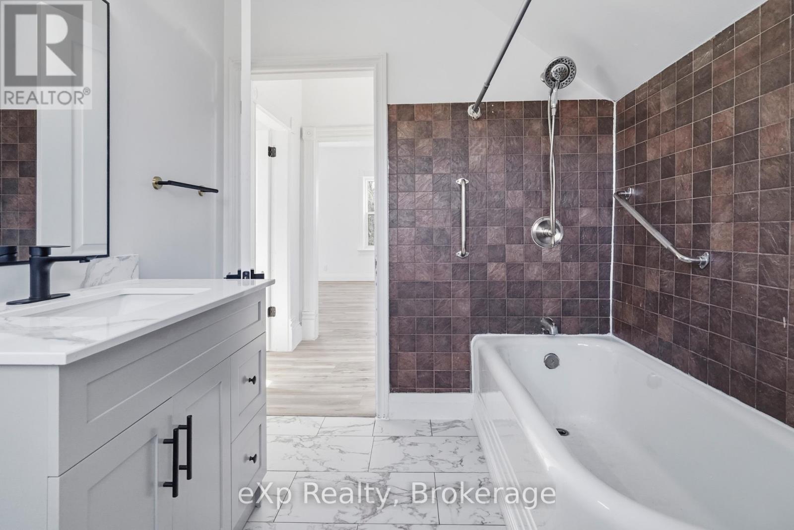 192 William Street W, North Middlesex, Ontario  N0M 2K0 - Photo 36 - X13152950