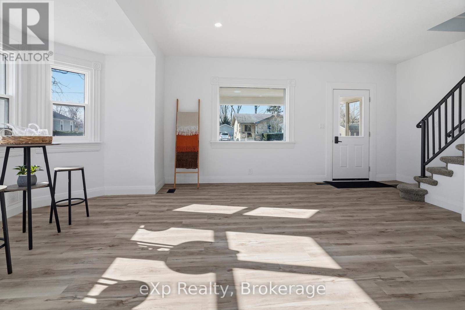 192 William Street W, North Middlesex, Ontario  N0M 2K0 - Photo 5 - X13152950