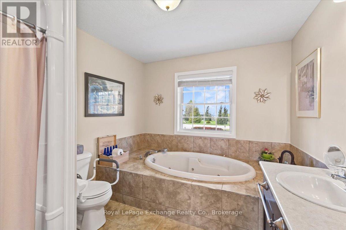 801 Troys Trail, Huron-Kinloss, Ontario  N2Z 0C1 - Photo 16 - X13152998