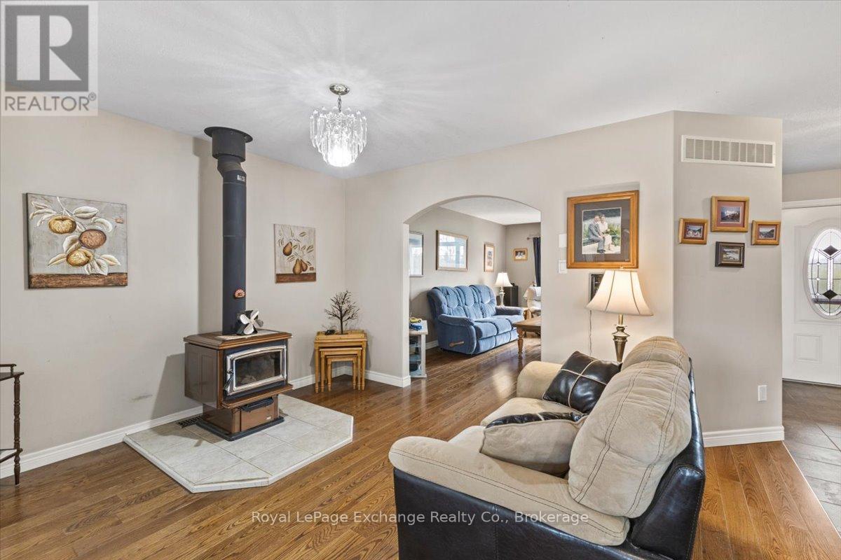801 Troys Trail, Huron-Kinloss, Ontario  N2Z 0C1 - Photo 6 - X13152998