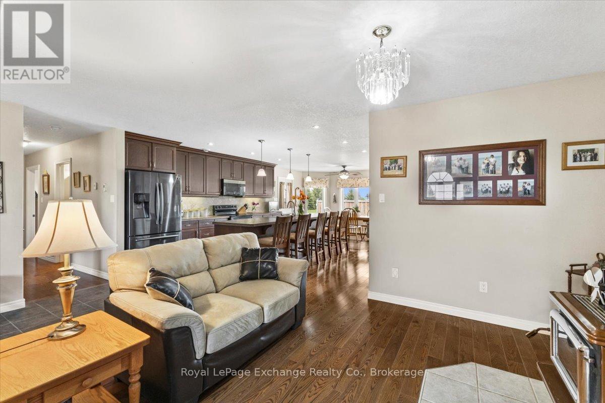 801 Troys Trail, Huron-Kinloss, Ontario  N2Z 0C1 - Photo 7 - X13152998